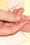 Prendre un enfant par la main